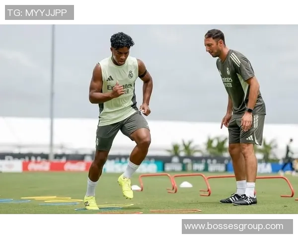 恩德里克父亲深情寄语儿子称赞其专注足球并坚信未来光明 恩德里克父亲深情寄语儿子称赞其专注足球并坚信未来光明